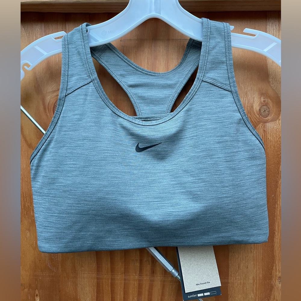 NWT Nike Dri Fit Swoosh Grey Padded Sports Bra Racerback Medium Support